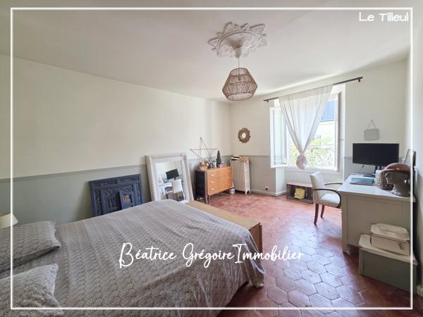 Maison
         10 pièces
        - 350 m² Bien prestige 1 560 000 € *