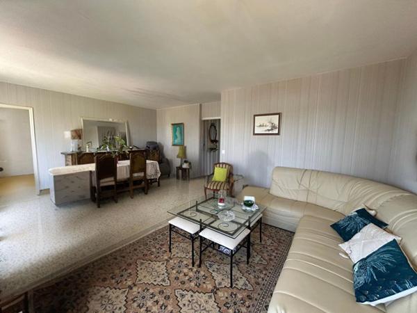 Antibes, quartier Fontmerle 4 pièces 90 m² ,Vue verdure , Parking , beau potentiel