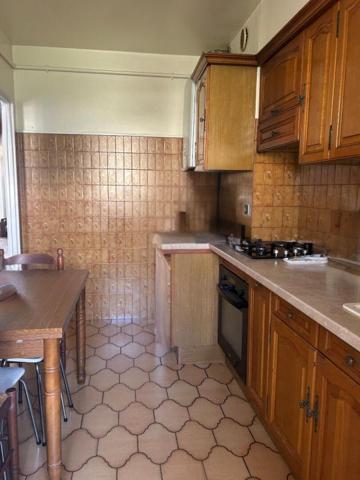 Antibes, quartier Fontmerle 4 pièces 90 m² ,Vue verdure , Parking , beau potentiel