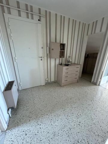 Antibes, quartier Fontmerle 4 pièces 90 m² ,Vue verdure , Parking , beau potentiel