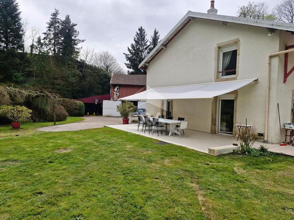 Propriétés proche centre d'Epinal sur 1 hectare de terrain paysagé  !!!