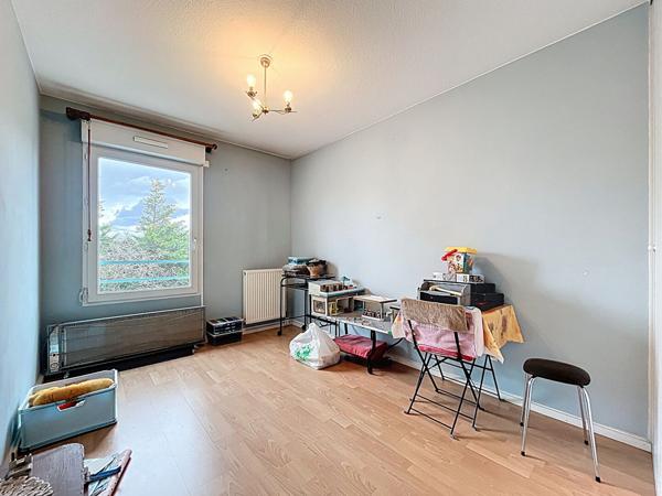 APPARTEMENT T4 DE 81 M² AVEC 3 CHAMBRES A PROXIMITE DES COMMODITES