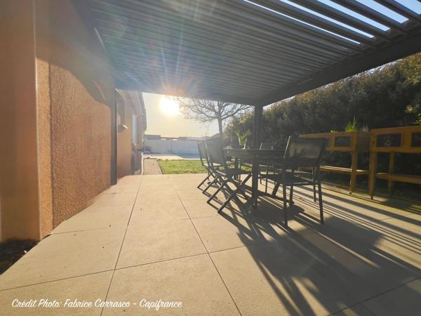 MARINGUES 63: Maison familiale de 144 m² avec piscine, 6 chambres, garage, jardin et pergola bioclimatique, panneaux photovoltaïque