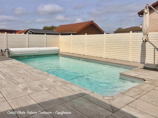 MARINGUES 63: Maison familiale de 144 m² avec piscine, 6 chambres, garage, jardin et pergola bioclimatique, panneaux photovoltaïque