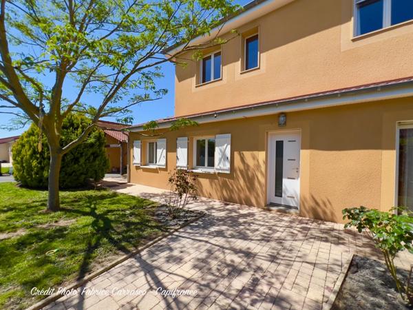 MARINGUES 63: Maison familiale de 144 m² avec piscine, 6 chambres, garage, jardin et pergola bioclimatique, panneaux photovoltaïque