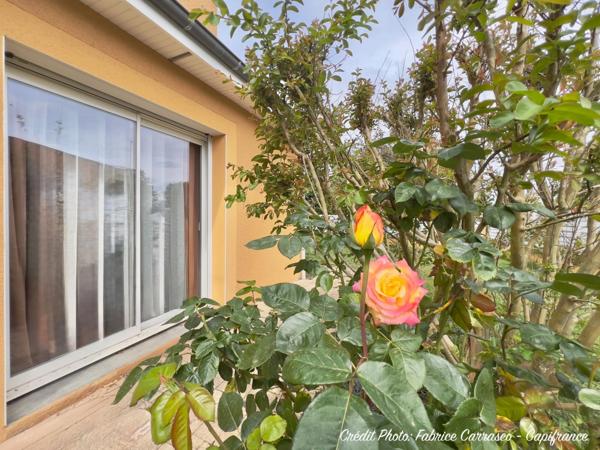 MARINGUES 63: Maison familiale de 144 m² avec piscine, 6 chambres, garage, jardin et pergola bioclimatique, panneaux photovoltaïque