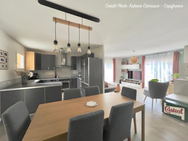MARINGUES 63: Maison familiale de 144 m² avec piscine, 6 chambres, garage, jardin et pergola bioclimatique, panneaux photovoltaïque