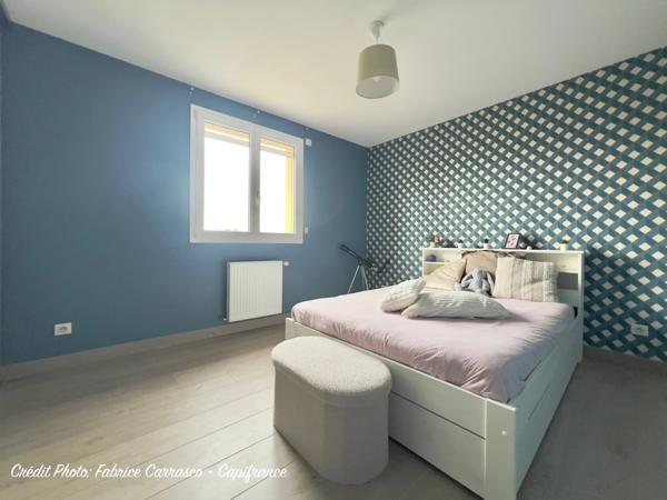 MARINGUES 63: Maison familiale de 144 m² avec piscine, 6 chambres, garage, jardin et pergola bioclimatique, panneaux photovoltaïque