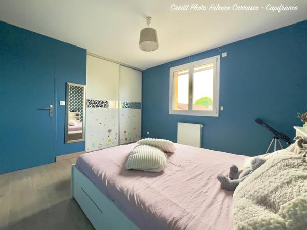 MARINGUES 63: Maison familiale de 144 m² avec piscine, 6 chambres, garage, jardin et pergola bioclimatique, panneaux photovoltaïque