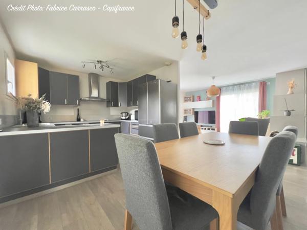 MARINGUES 63: Maison familiale de 144 m² avec piscine, 6 chambres, garage, jardin et pergola bioclimatique, panneaux photovoltaïque