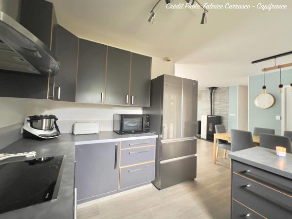 MARINGUES 63: Maison familiale de 144 m² avec piscine, 6 chambres, garage, jardin et pergola bioclimatique, panneaux photovoltaïque