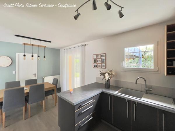MARINGUES 63: Maison familiale de 144 m² avec piscine, 6 chambres, garage, jardin et pergola bioclimatique, panneaux photovoltaïque