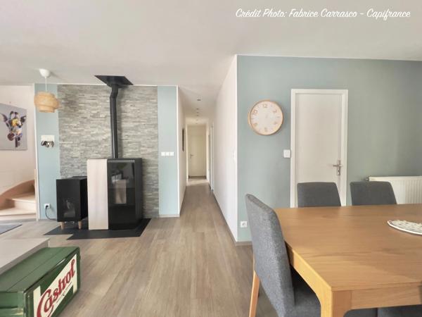 MARINGUES 63: Maison familiale de 144 m² avec piscine, 6 chambres, garage, jardin et pergola bioclimatique, panneaux photovoltaïque