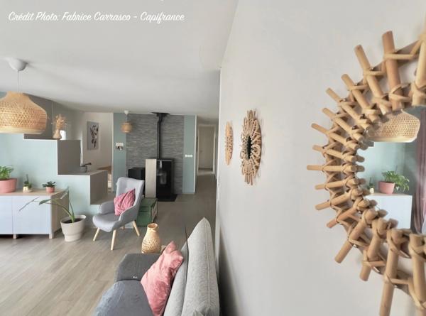 MARINGUES 63: Maison familiale de 144 m² avec piscine, 6 chambres, garage, jardin et pergola bioclimatique, panneaux photovoltaïque