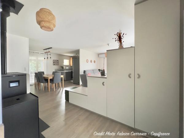 MARINGUES 63: Maison familiale de 144 m² avec piscine, 6 chambres, garage, jardin et pergola bioclimatique, panneaux photovoltaïque