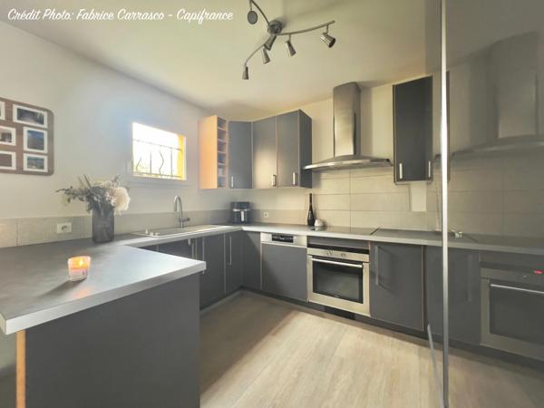 MARINGUES 63: Maison familiale de 144 m² avec piscine, 6 chambres, garage, jardin et pergola bioclimatique, panneaux photovoltaïque