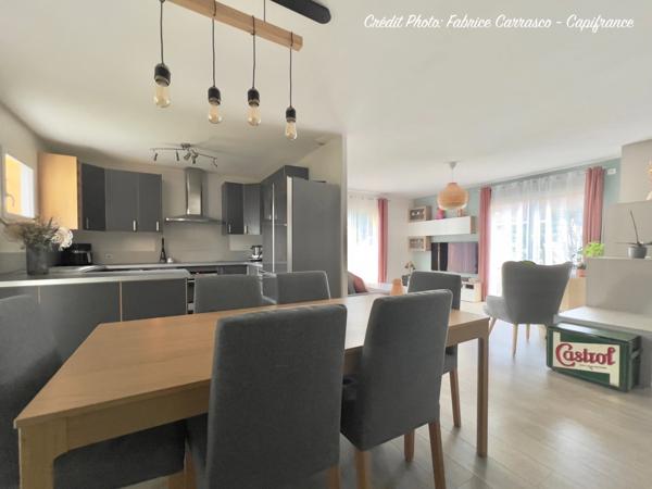MARINGUES 63: Maison familiale de 144 m² avec piscine, 6 chambres, garage, jardin et pergola bioclimatique, panneaux photovoltaïque