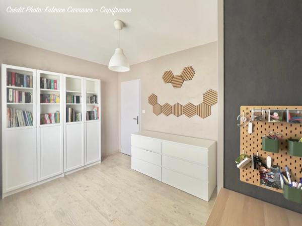 MARINGUES 63: Maison familiale de 144 m² avec piscine, 6 chambres, garage, jardin et pergola bioclimatique, panneaux photovoltaïque