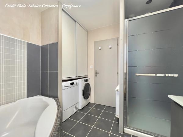 MARINGUES 63: Maison familiale de 144 m² avec piscine, 6 chambres, garage, jardin et pergola bioclimatique, panneaux photovoltaïque