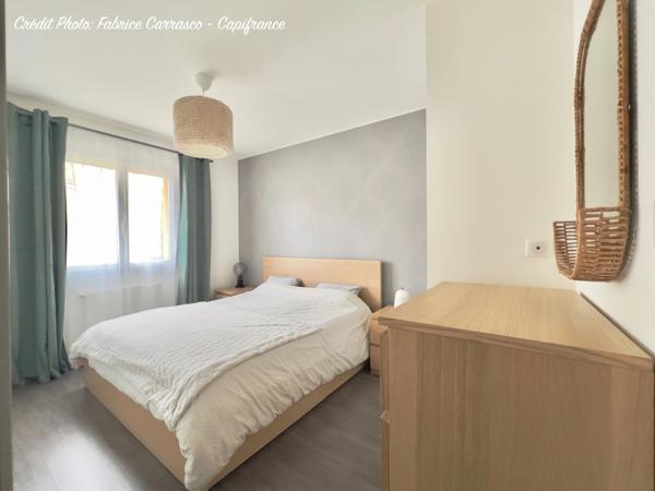 MARINGUES 63: Maison familiale de 144 m² avec piscine, 6 chambres, garage, jardin et pergola bioclimatique, panneaux photovoltaïque