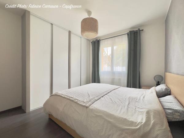 MARINGUES 63: Maison familiale de 144 m² avec piscine, 6 chambres, garage, jardin et pergola bioclimatique, panneaux photovoltaïque