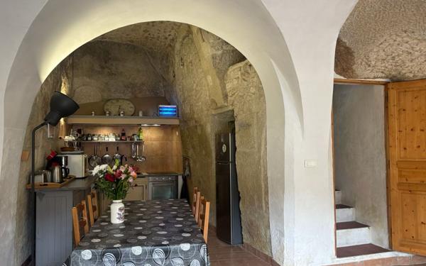 Appartement à vendre    3 pièces • 81,32 m2 Cabrières-d'Aigues