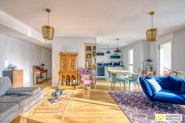 Le Chesnay limite Versailles Appartement 3/4 pièces 86 m² situé au 2ème étage avec ascenseur, terrasse, cave €895 000 ** - Référence 25744