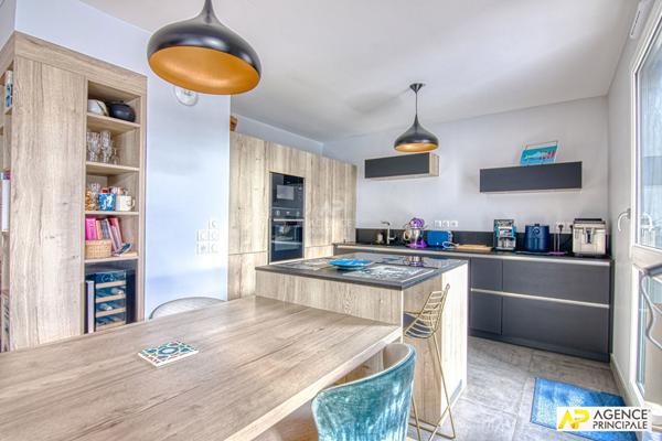 Le Chesnay limite Versailles Appartement 3/4 pièces 86 m² situé au 2ème étage avec ascenseur, terrasse, cave €895 000 ** - Référence 25744