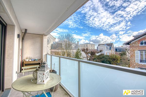 Le Chesnay limite Versailles Appartement 3/4 pièces 86 m² situé au 2ème étage avec ascenseur, terrasse, cave €895 000 ** - Référence 25744