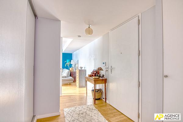 Le Chesnay limite Versailles Appartement 3/4 pièces 86 m² situé au 2ème étage avec ascenseur, terrasse, cave €895 000 ** - Référence 25744
