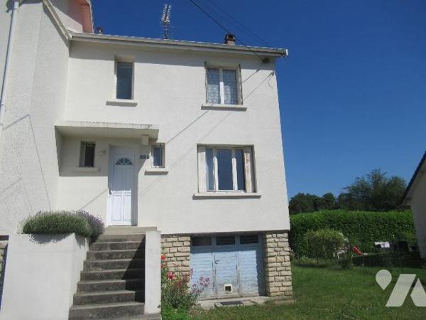 Idéal premier achat ou investissement locatif - venez découvrir cette maison cosy, mitoyenne d'...