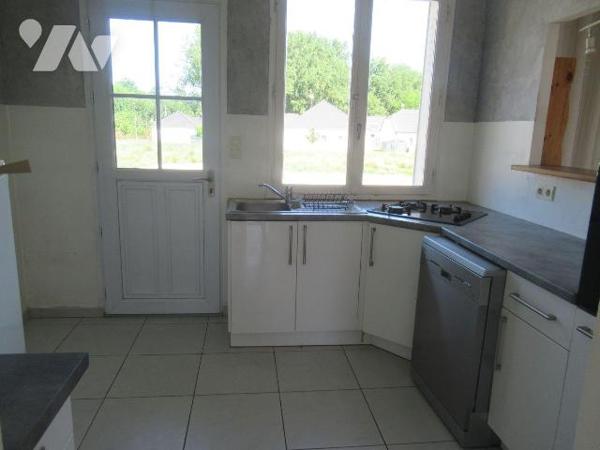 Idéal premier achat ou investissement locatif - venez découvrir cette maison cosy, mitoyenne d'...