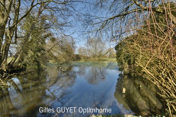 15MN de BERNAY, MAISON ATYPIQUE, T6, 122M² 180000€ 1,68Hectares de terrain avec dépendances et étang. (27)
