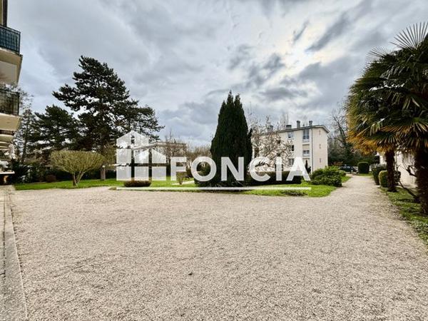 Location Appartement 3 pièces 46.75 m² - Versailles 78000