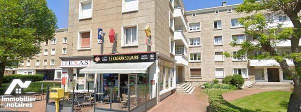 Dunkerque (59140), murs commerciaux à vendre (BAIL MIXTE actuellement loué) comprenant :
- Un ...