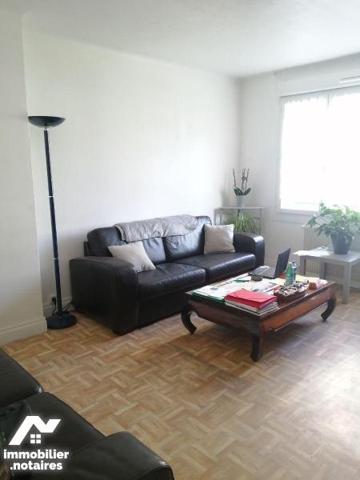 Dunkerque (59140), murs commerciaux à vendre (BAIL MIXTE actuellement loué) comprenant :
- Un ...