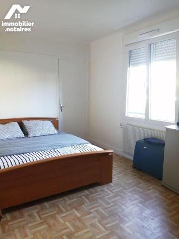 Dunkerque (59140), murs commerciaux à vendre (BAIL MIXTE actuellement loué) comprenant :
- Un ...