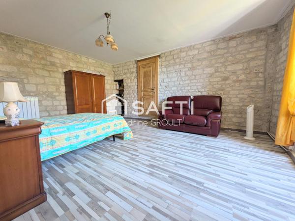 MAISON DE CHARME EN PIERRE AVEC JARDIN ARBORE et STATIONNEMENT