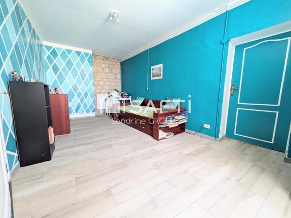 MAISON DE CHARME EN PIERRE AVEC JARDIN ARBORE et STATIONNEMENT