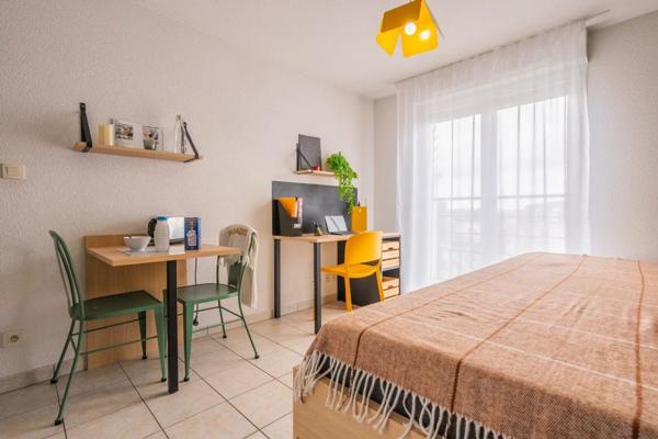 INVESTISSEMENT LOCATIF – LIMOGES – Résidence Etudiante Uxco Les Arènes d'Orsay - 5,25% de rentabilité