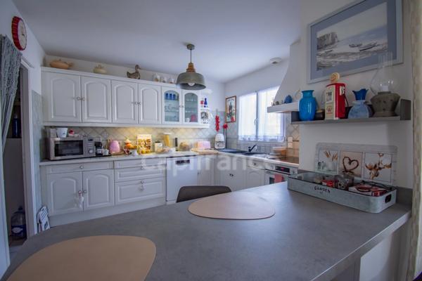 ROYAN – EXCLUSIVITÉ – CHARMANTE MAISON DE PLAIN-PIED AVEC PISCINE