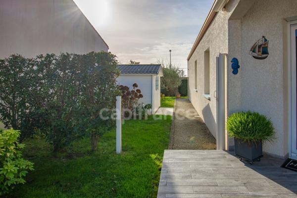 ROYAN – EXCLUSIVITÉ – CHARMANTE MAISON DE PLAIN-PIED AVEC PISCINE