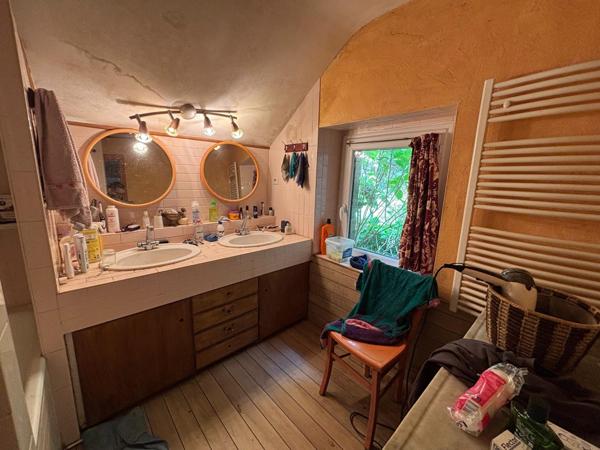 Longère familiale en pierre, 7 pièces, nichée au cœur de la campagne de Baud