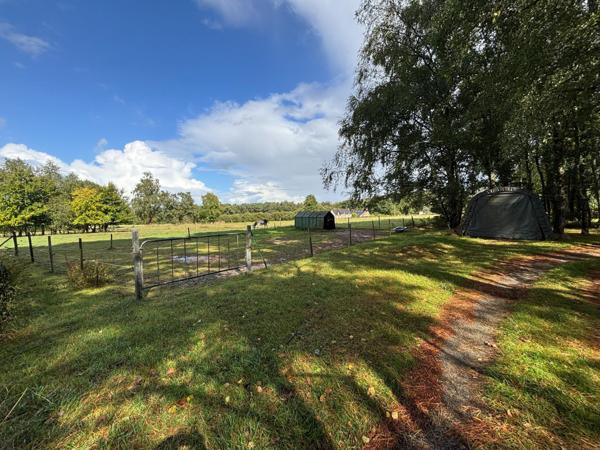 Longère familiale en pierre, 7 pièces, nichée au cœur de la campagne de Baud