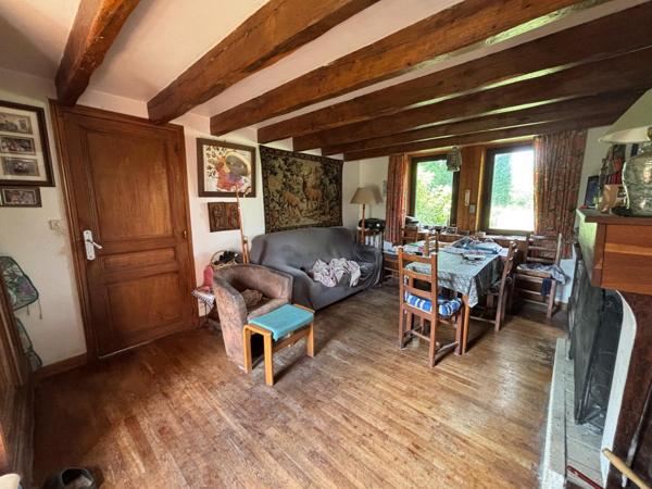 Longère familiale en pierre, 7 pièces, nichée au cœur de la campagne de Baud