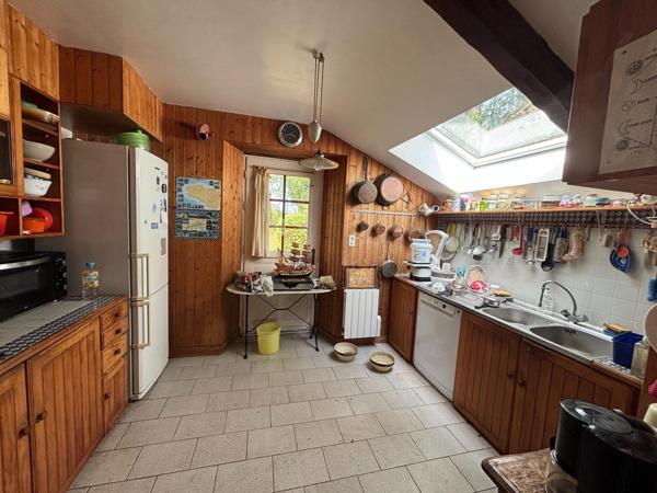 Longère familiale en pierre, 7 pièces, nichée au cœur de la campagne de Baud