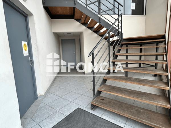 Location Local commercial 8 pièces 580 m² - 96 RUE LAVOISIER La Farlede 83210