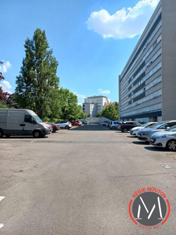 Parking en surface - 69007 LYON