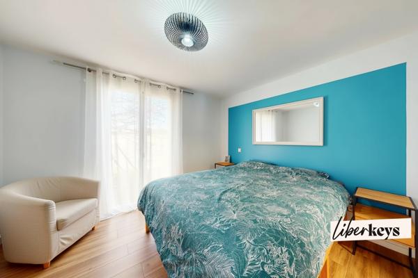 Villa individuelle  rénovée de plain-pied avec piscine