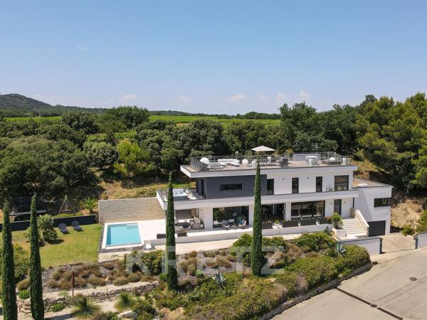Spectaculaire villa contemporaine avec vue panoramique
